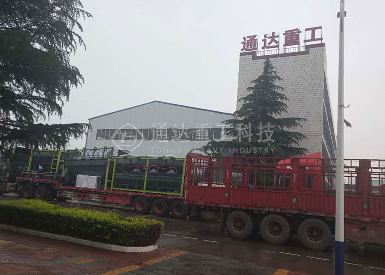 粉狀有機(jī)肥設(shè)備生產(chǎn)線發(fā)往山東 粉狀有機(jī)肥設(shè)備生產(chǎn)線發(fā)往山東